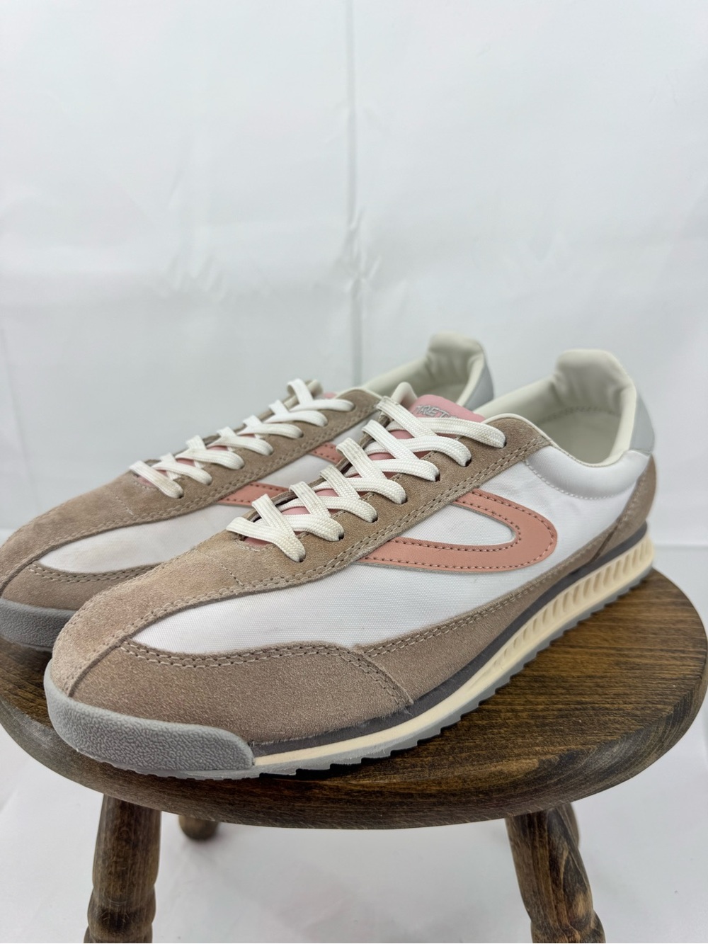 Treton Rawlins 2.0 Womens Suede Retro White w/ Pink Sneakers, sz 9